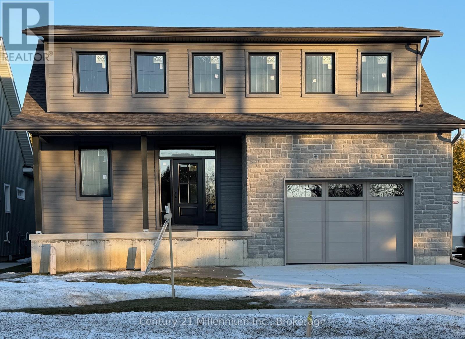 15 GRENVILLE STREET N