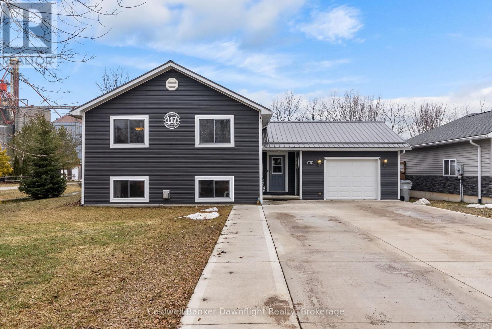 117 MILL STREET, North Middlesex (Parkhill), Ontario