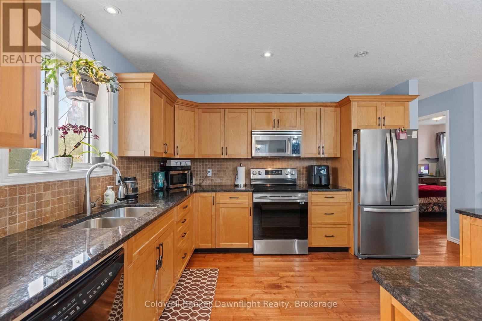 Single Family House Raised bungalow for Sale in  MILL STREET North Middlesex (Parkhill) 