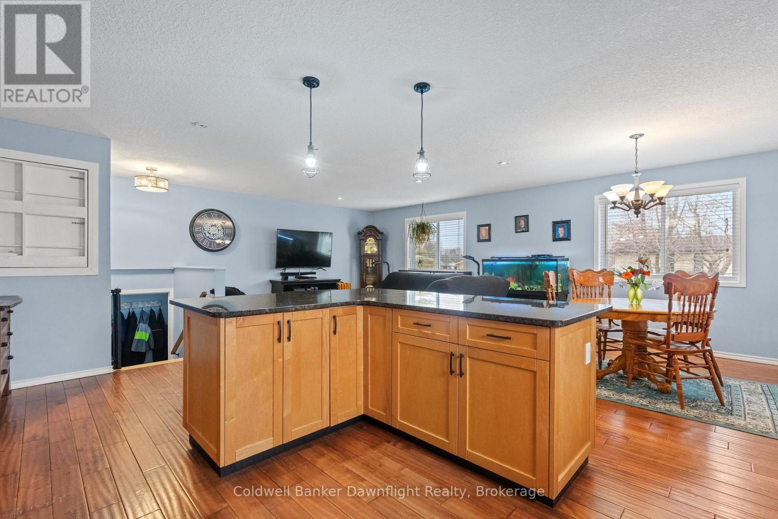 Single Family House Raised bungalow for Sale in  MILL STREET North Middlesex (Parkhill) 