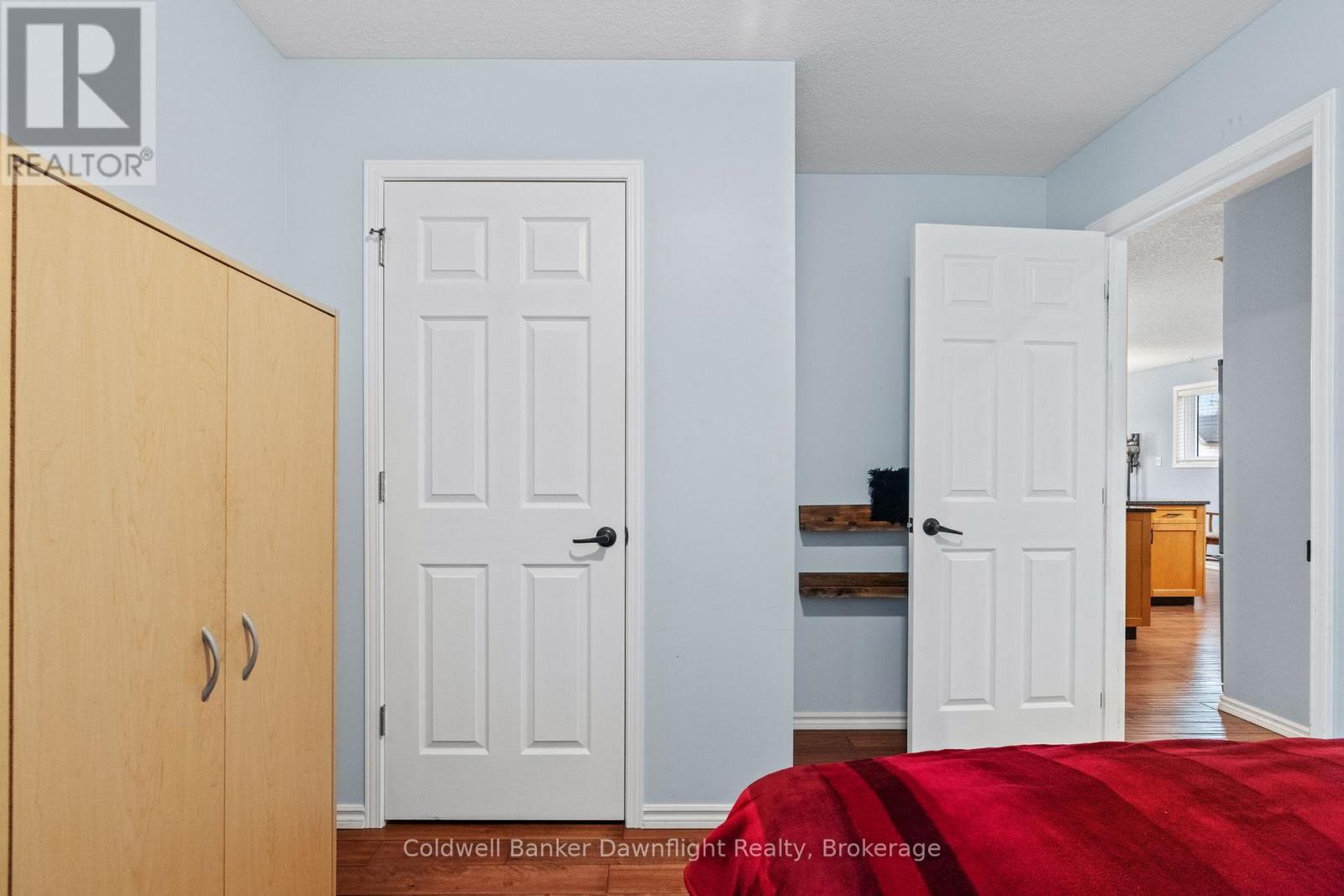 Single Family House Raised bungalow for Sale in  MILL STREET North Middlesex (Parkhill) 