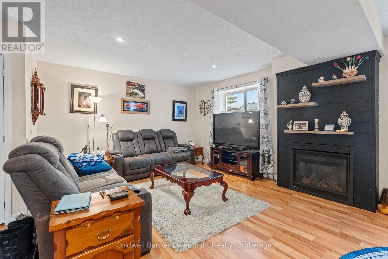 Single Family House Raised bungalow for Sale in  MILL STREET North Middlesex (Parkhill) 