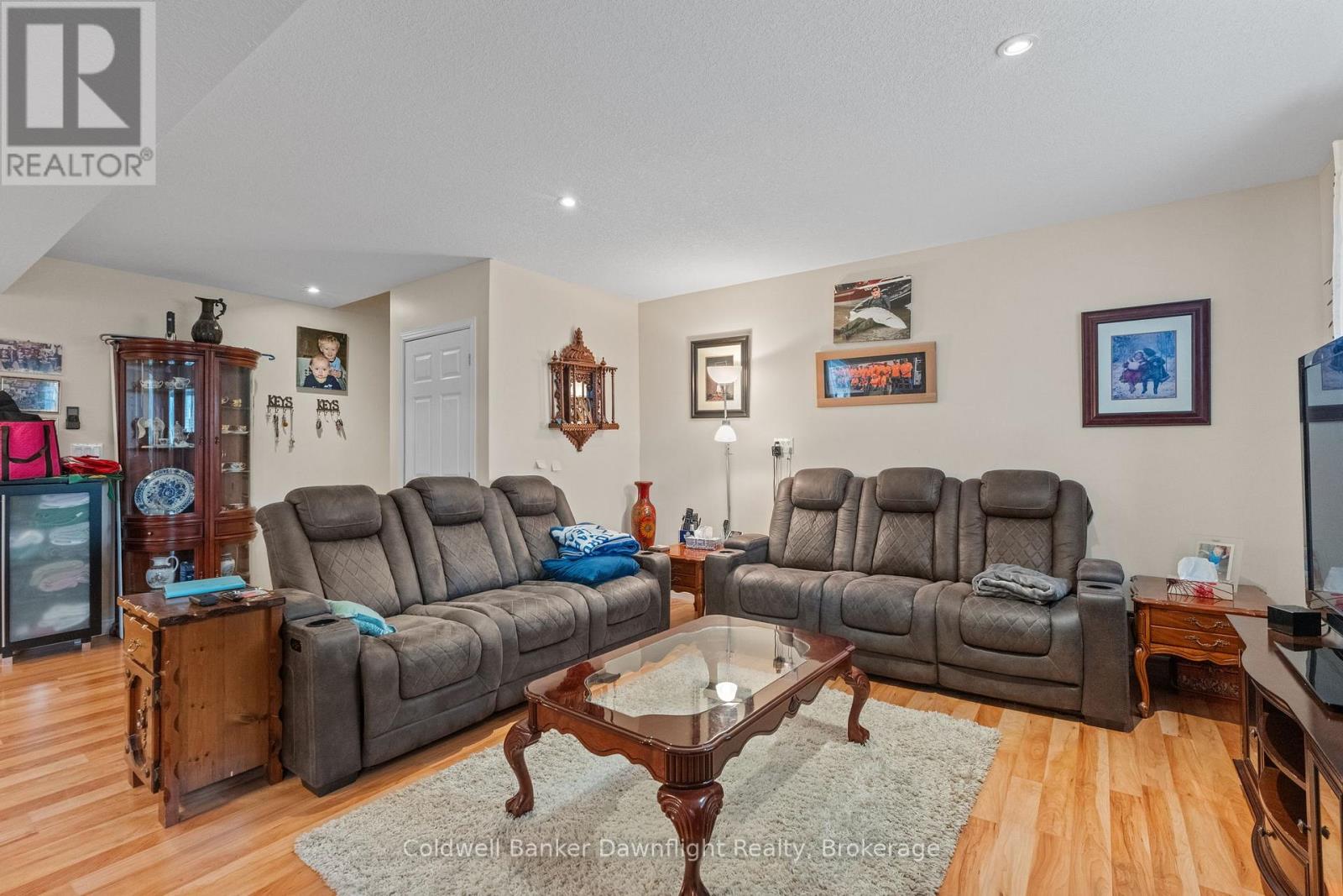 Single Family House Raised bungalow for Sale in  MILL STREET North Middlesex (Parkhill) 