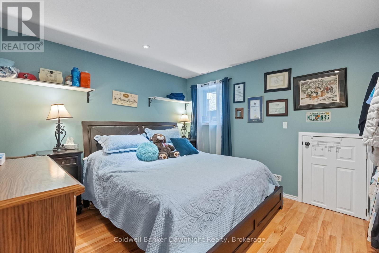 Single Family House Raised bungalow for Sale in  MILL STREET North Middlesex (Parkhill) 