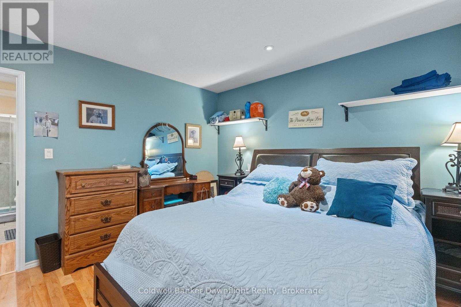 Single Family House Raised bungalow for Sale in  MILL STREET North Middlesex (Parkhill) 