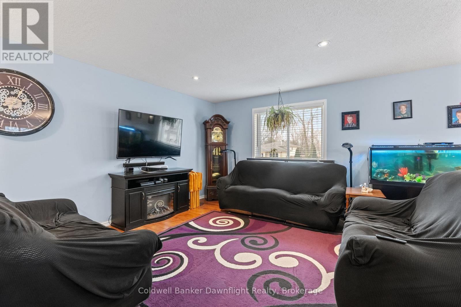 Single Family House Raised bungalow for Sale in  MILL STREET North Middlesex (Parkhill) 