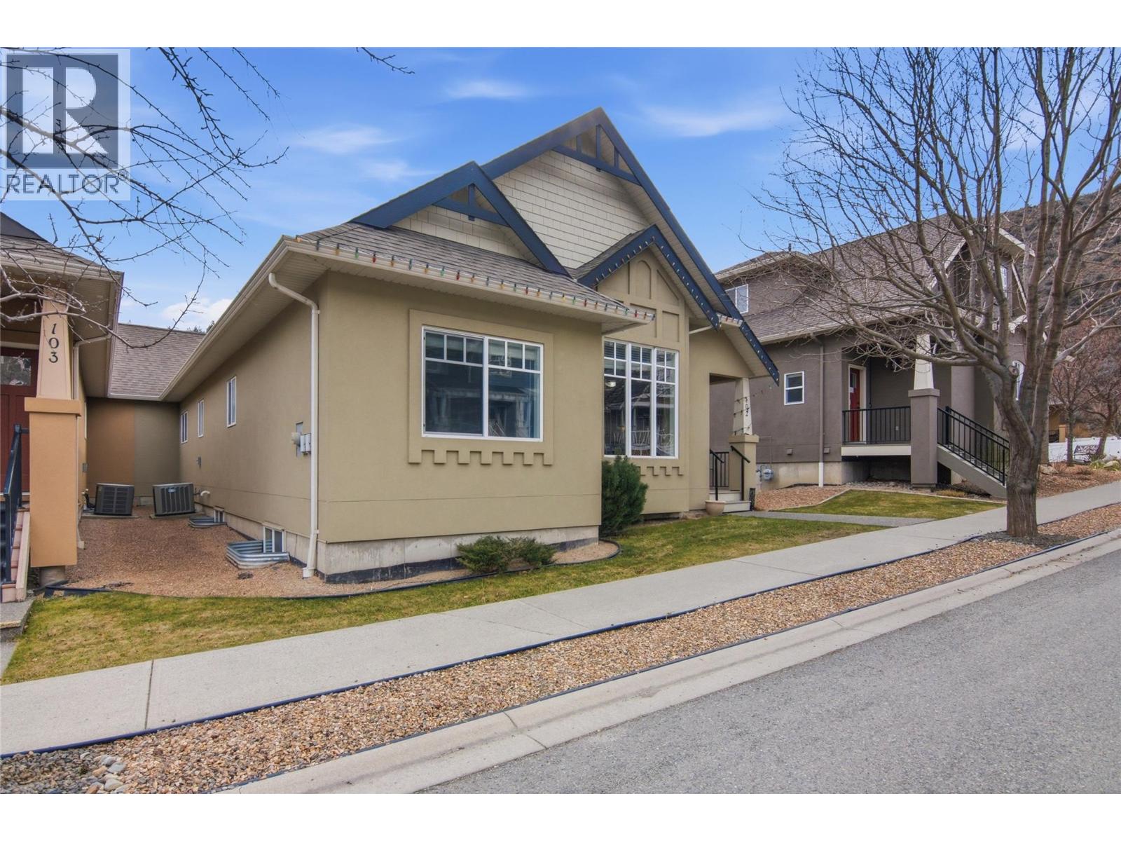 #102 2920 Valleyview Drive - 3