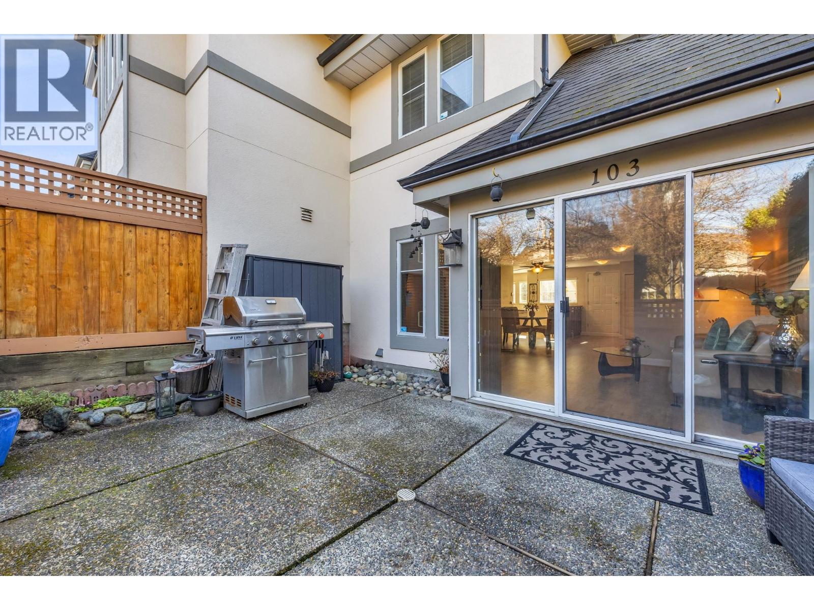 103 245 W 15TH STREET, North Vancouver