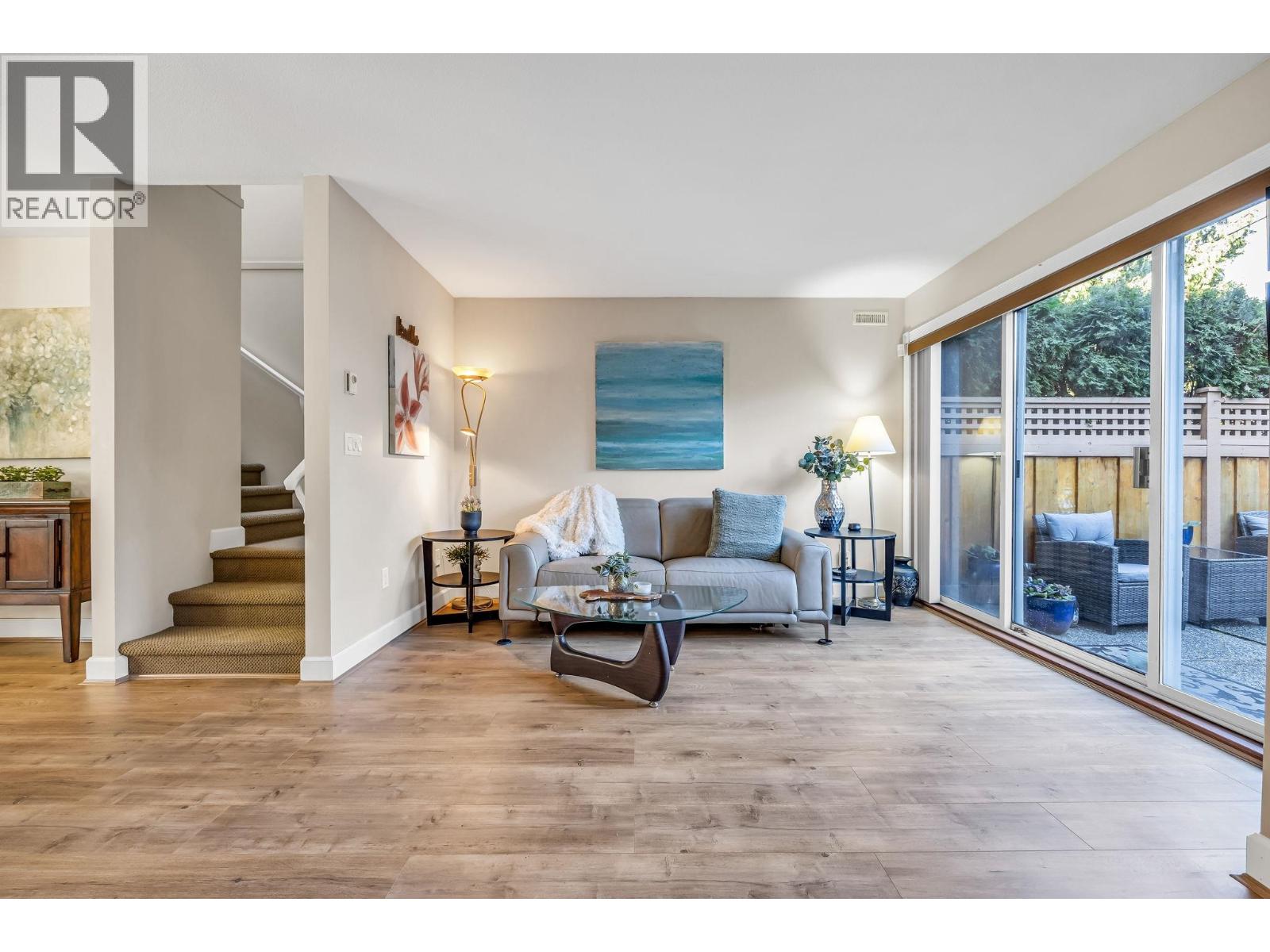 103 245 W 15TH STREET, North Vancouver