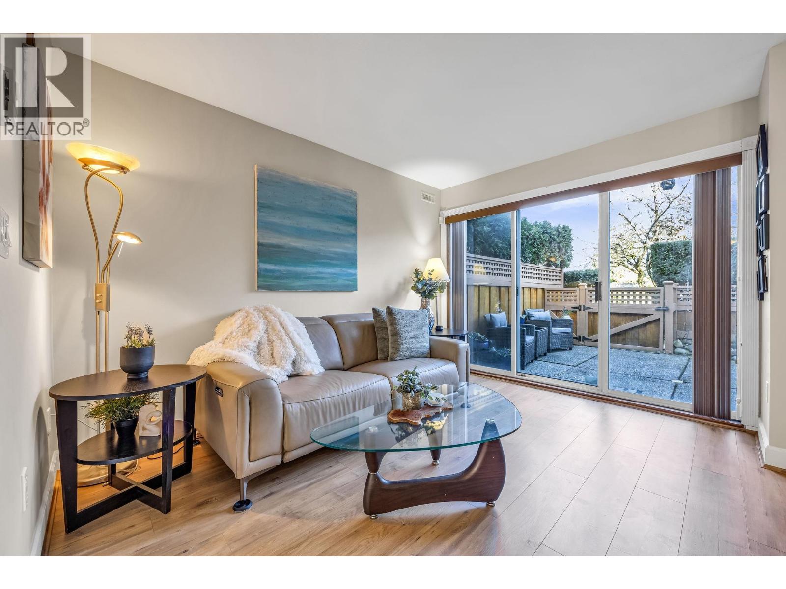 103 245 W 15TH STREET, North Vancouver