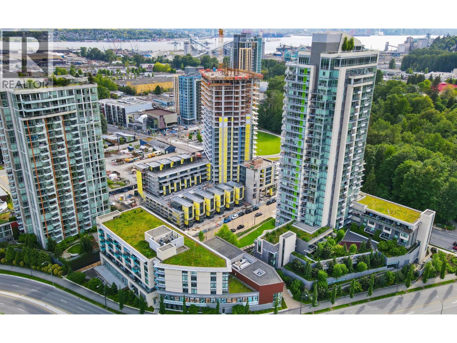 405 680 SEYLYNN CRESCENT, North Vancouver