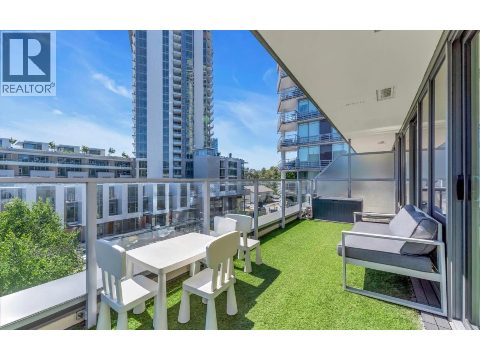 405 680 SEYLYNN CRESCENT, North Vancouver