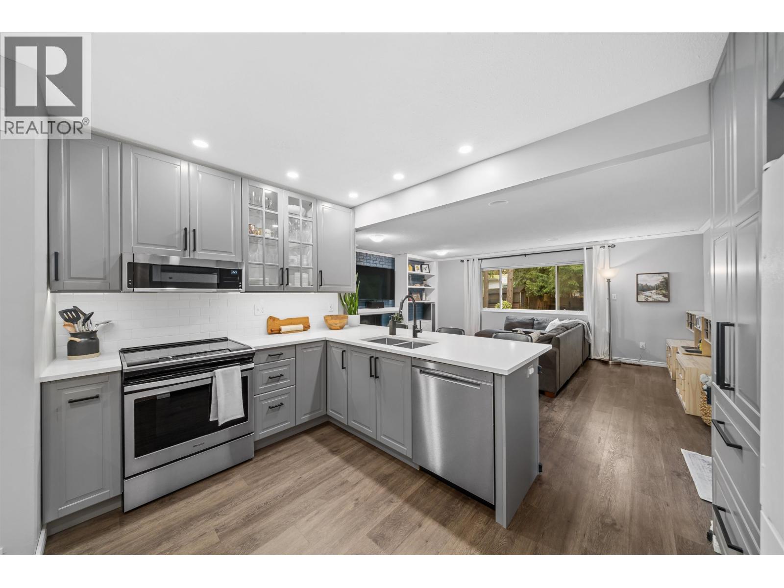 1663 ROBERTSON AVENUE, Port Coquitlam