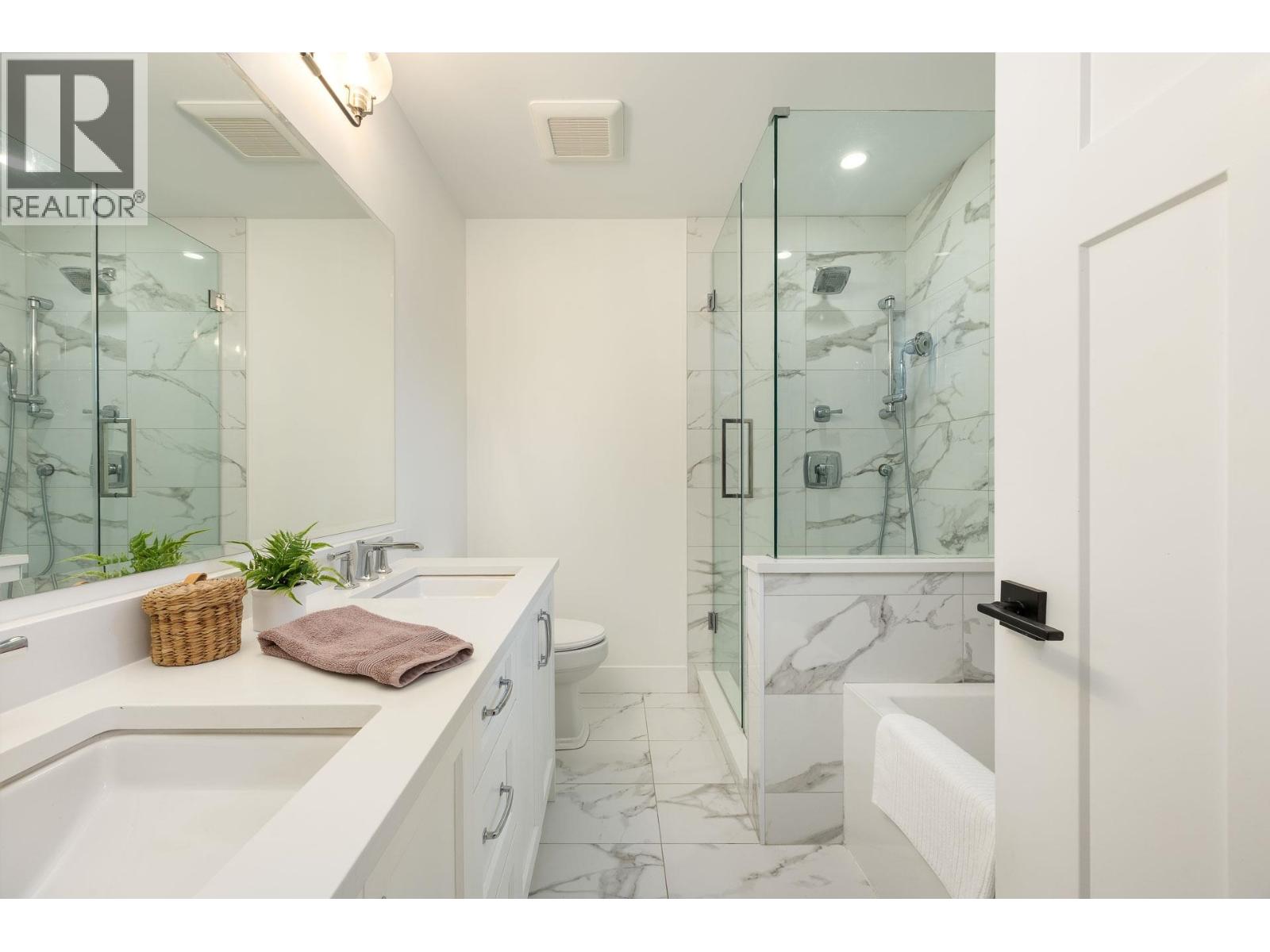 220 SIXTH AVENUE, New Westminster