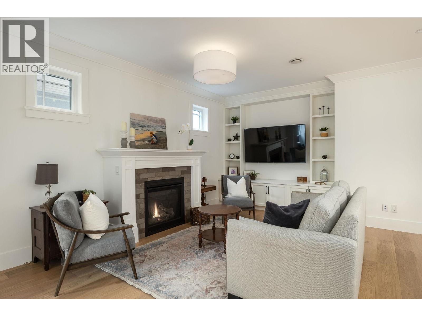 220 SIXTH AVENUE, New Westminster