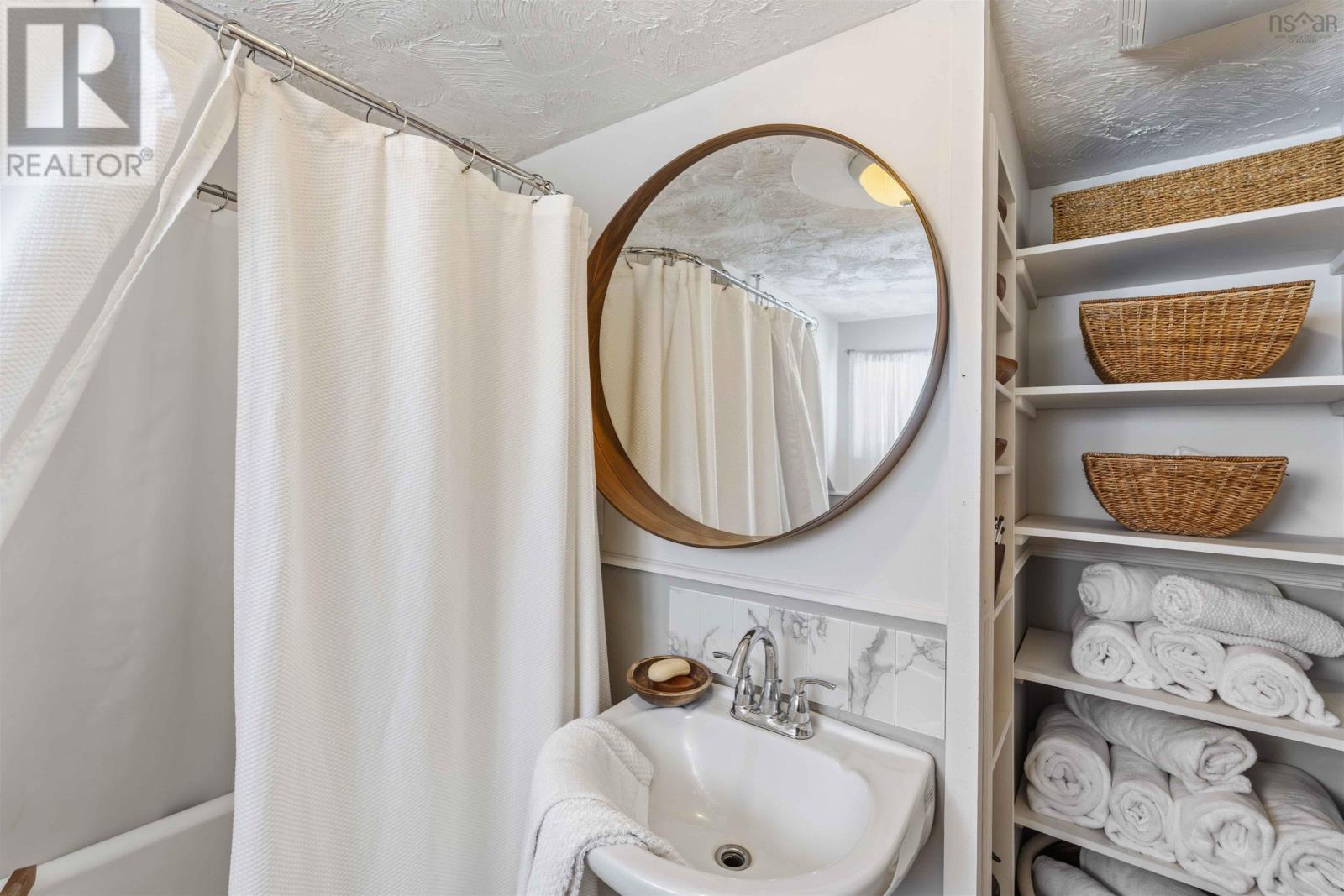 Property 28 of 50 of 89 Bridge Street