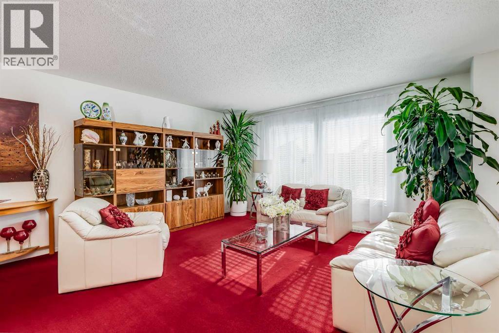 Single Family House Bi-level for Sale in  Bedwood Bay NE Beddington Heights Calgary 