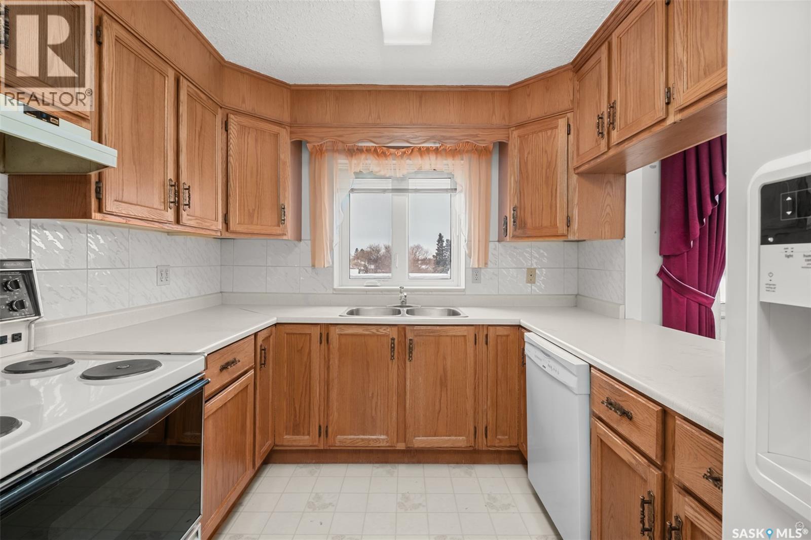 #4A 516 RIVER STREET E - 15