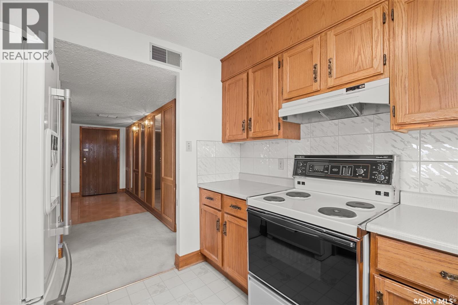 #4A 516 RIVER STREET E - 18