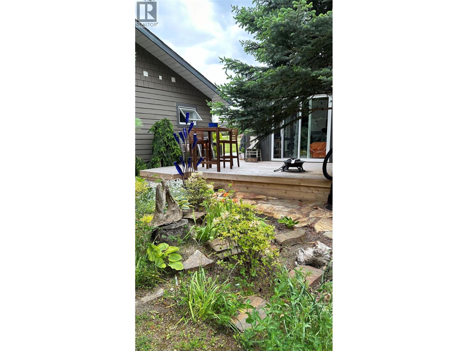 605 Sixth Avenue, Lardeau