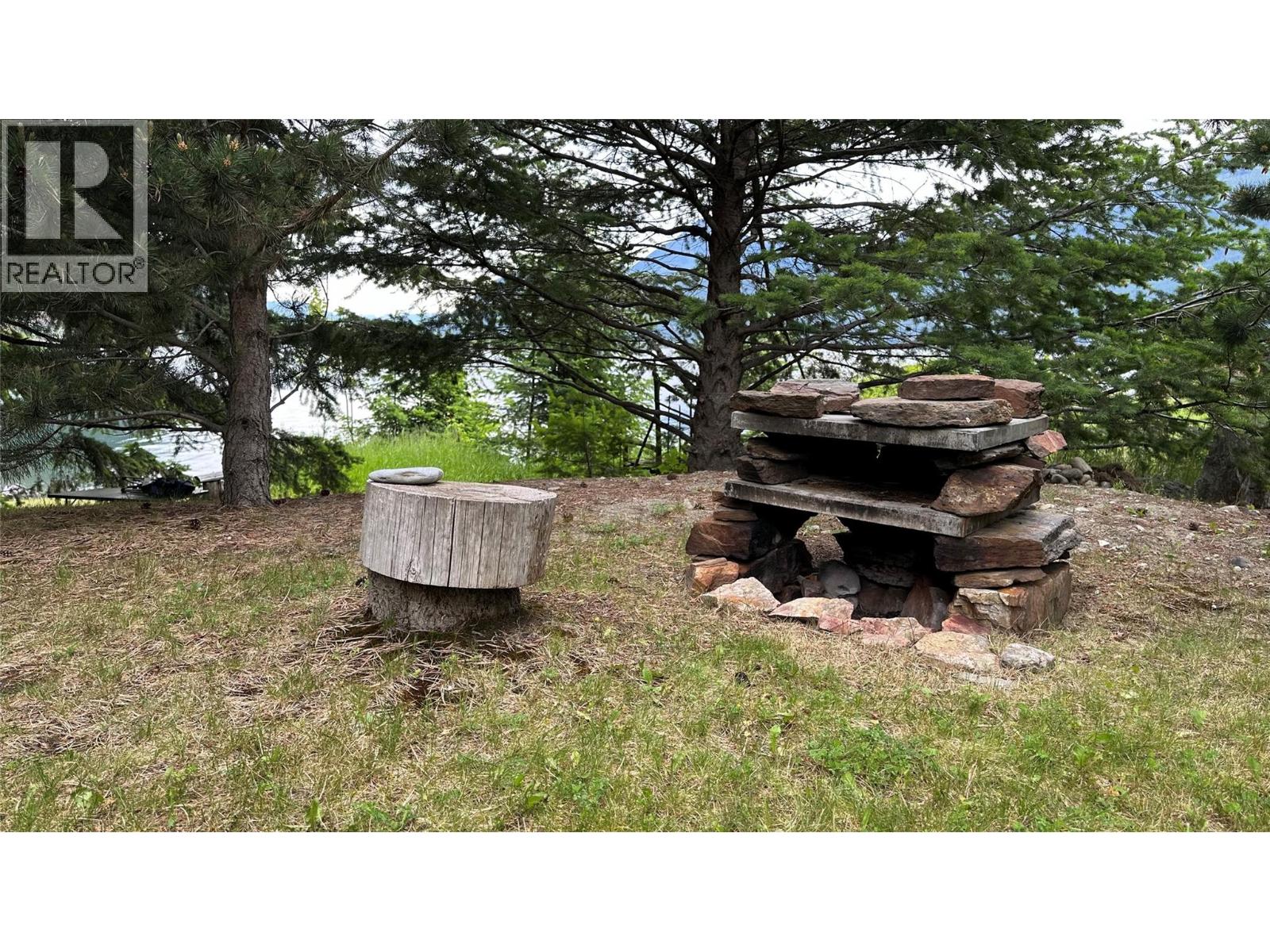 605 Sixth Avenue, Lardeau