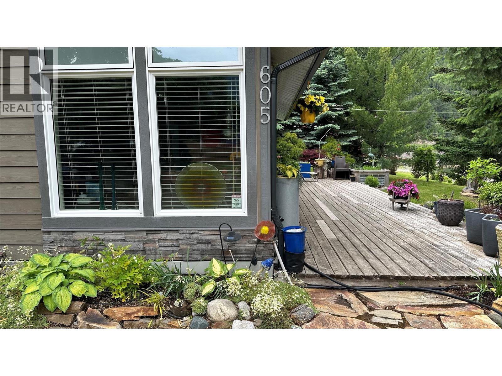 605 Sixth Avenue, Lardeau