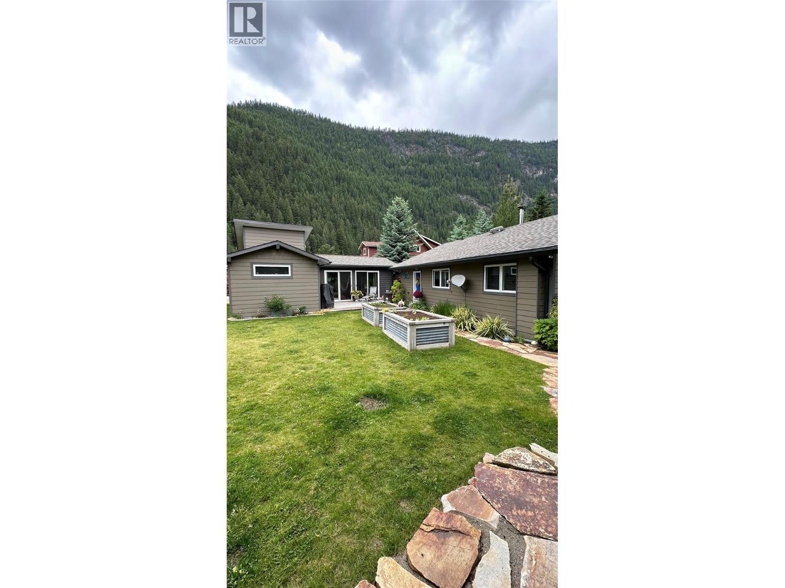 605 Sixth Avenue, Lardeau