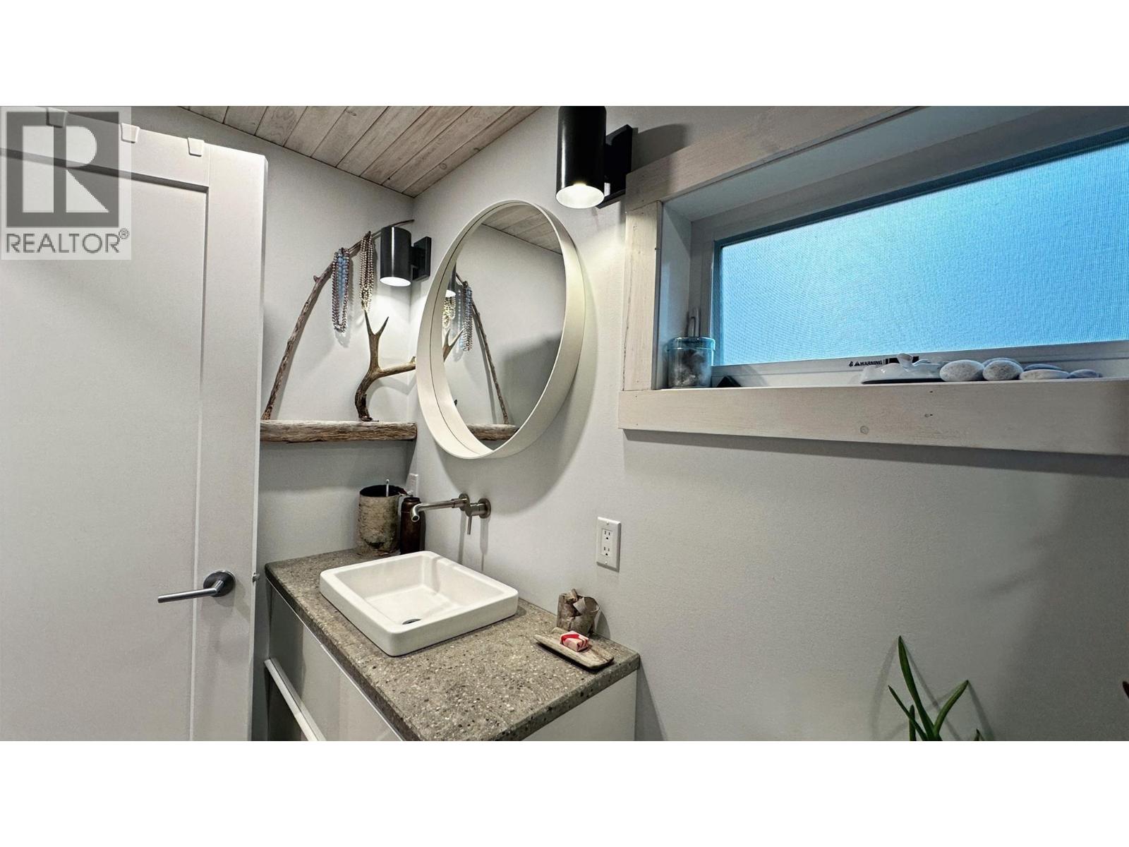 605 Sixth Avenue, Lardeau