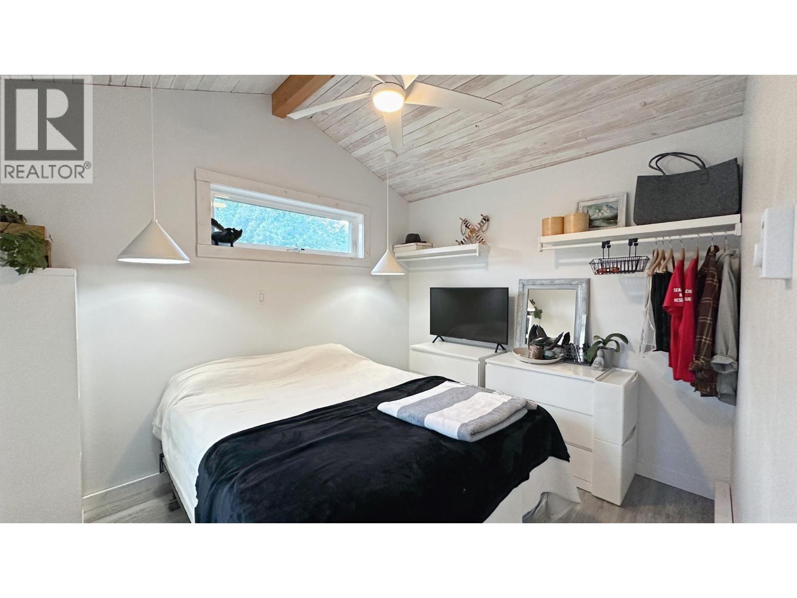 605 Sixth Avenue, Lardeau