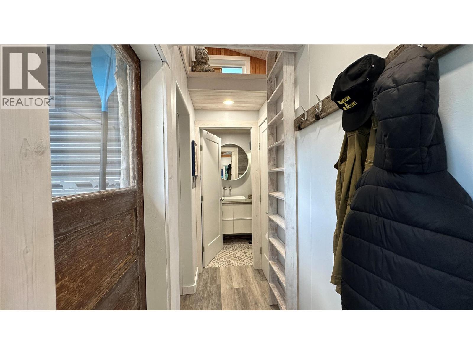 605 Sixth Avenue, Lardeau