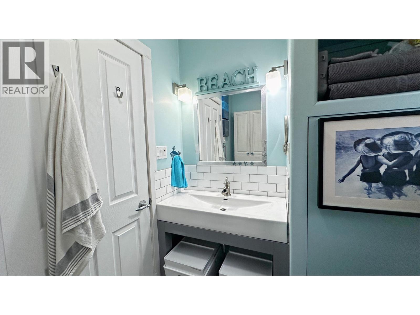 605 Sixth Avenue, Lardeau