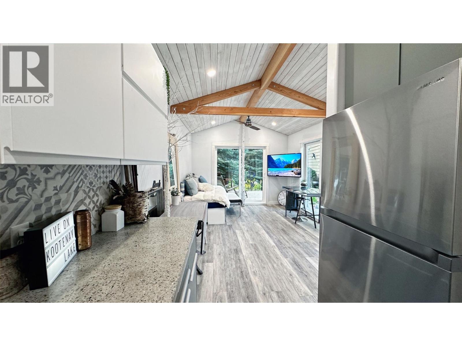 605 Sixth Avenue, Lardeau