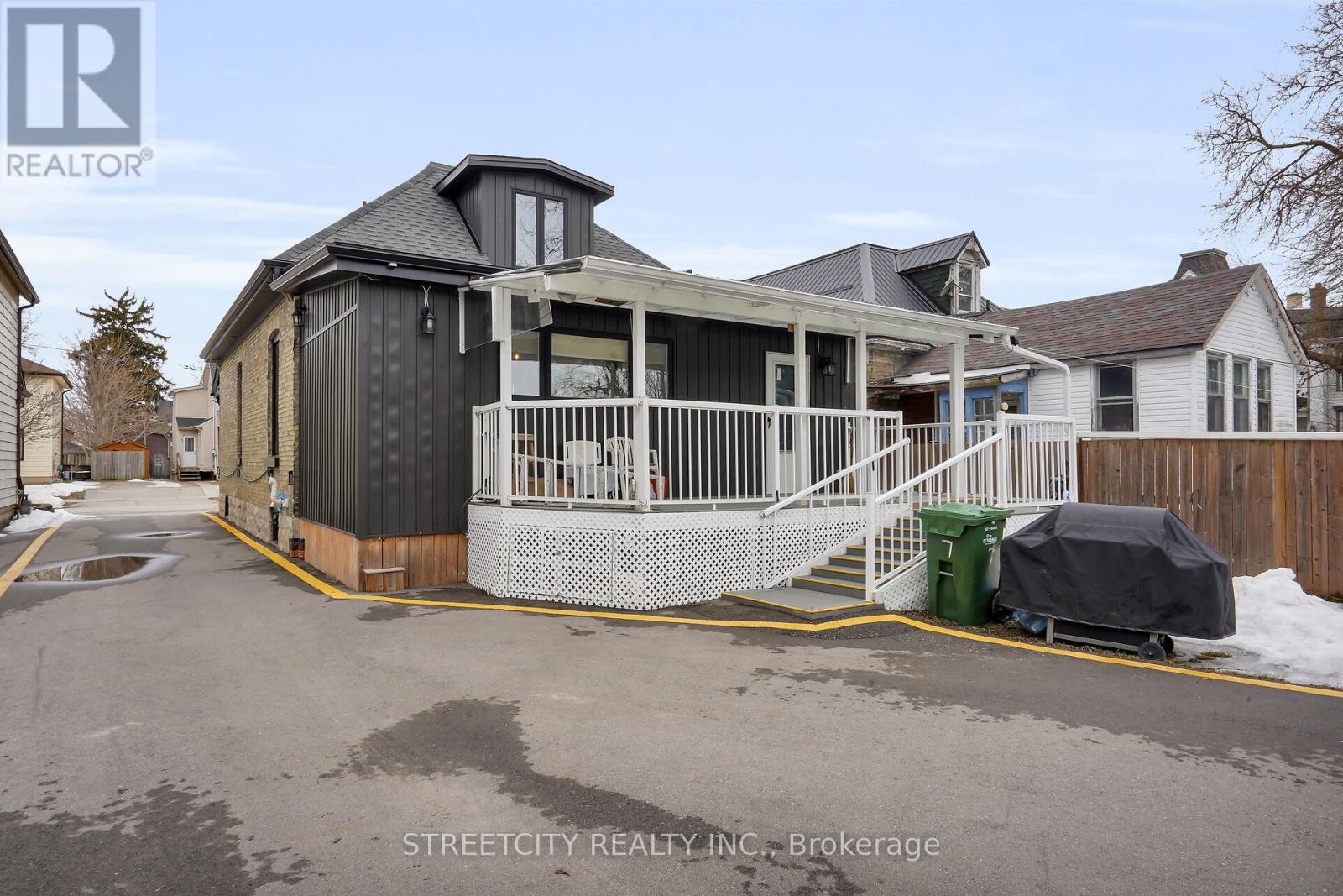 7 MYRTLE STREET - 35