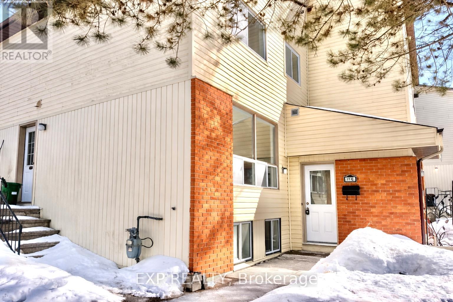 11C SONNET CRESCENT - 1
