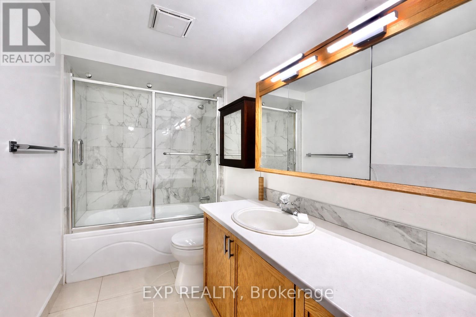 11C SONNET CRESCENT - 11