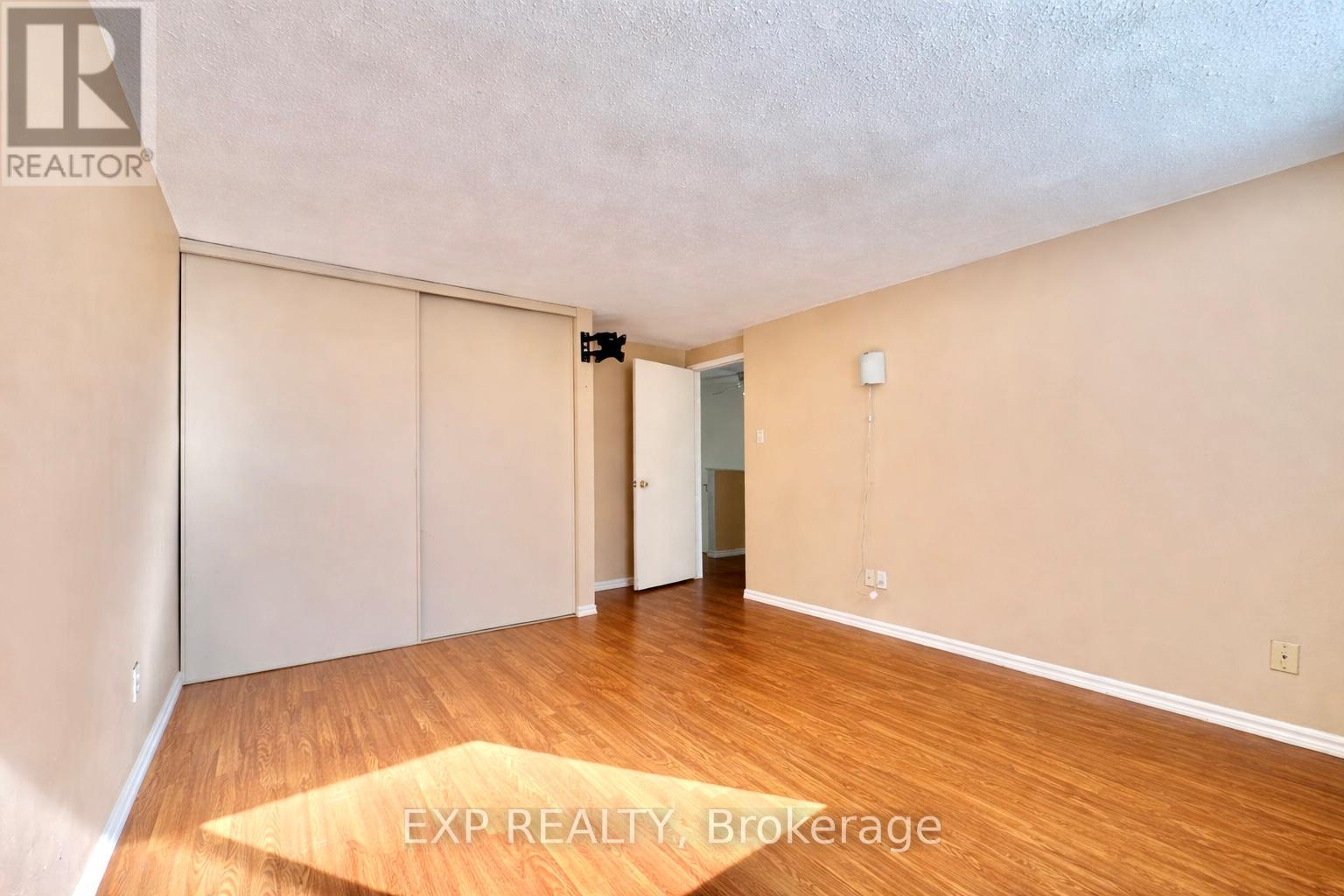 11C SONNET CRESCENT - 12