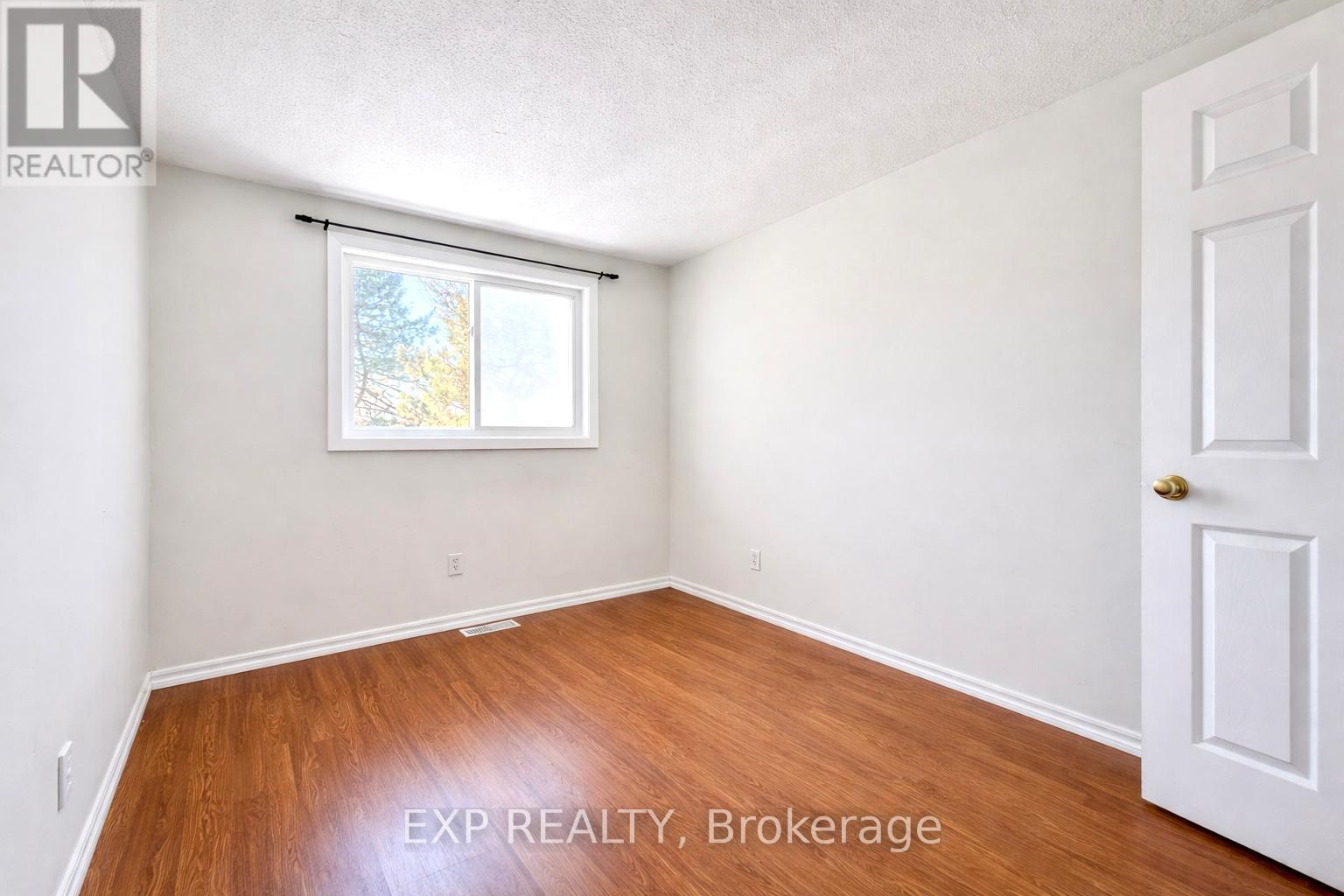 11C SONNET CRESCENT - 13