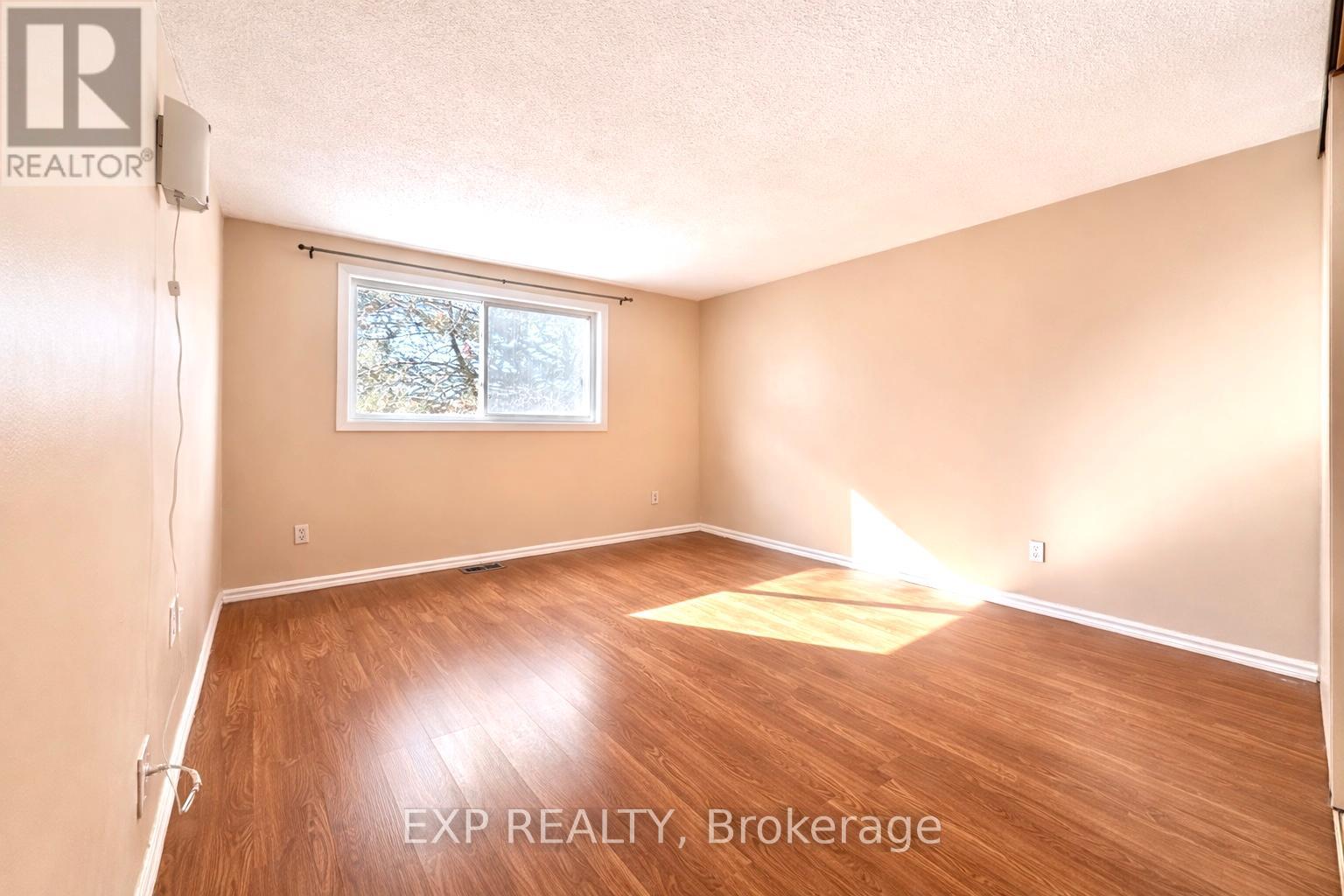 11C SONNET CRESCENT - 14
