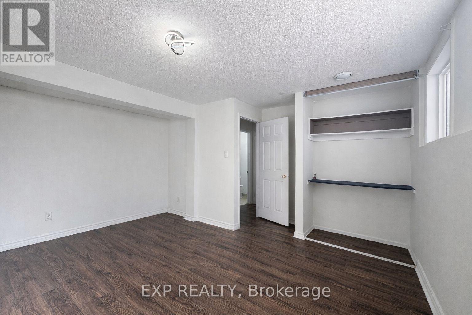 11C SONNET CRESCENT - 18