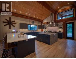 13168 Powell Lake, Powell River, BC  Photo 19