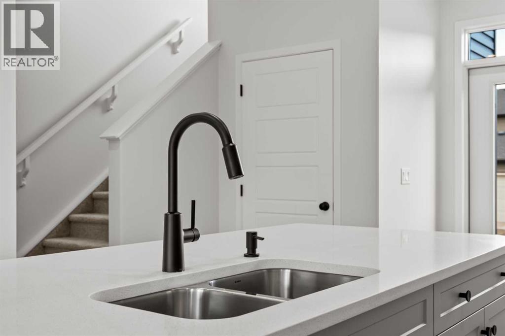 Single Family House for Sale in  Wolf Hollow Rise SE Wolf Willow Calgary 