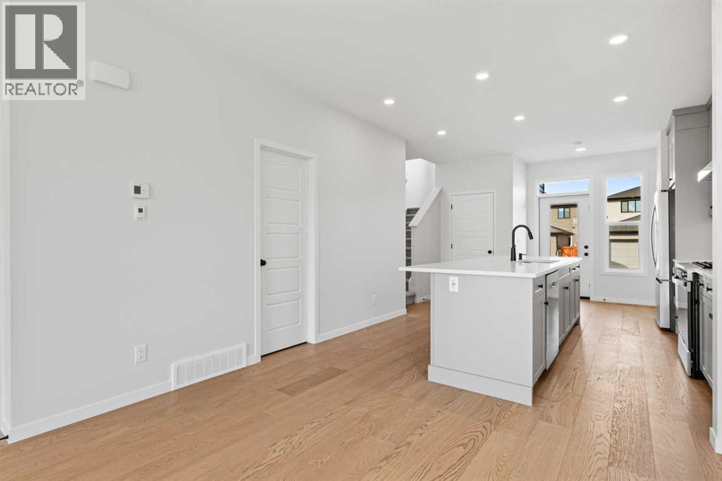 Single Family House for Sale in  Wolf Hollow Rise SE Wolf Willow Calgary 