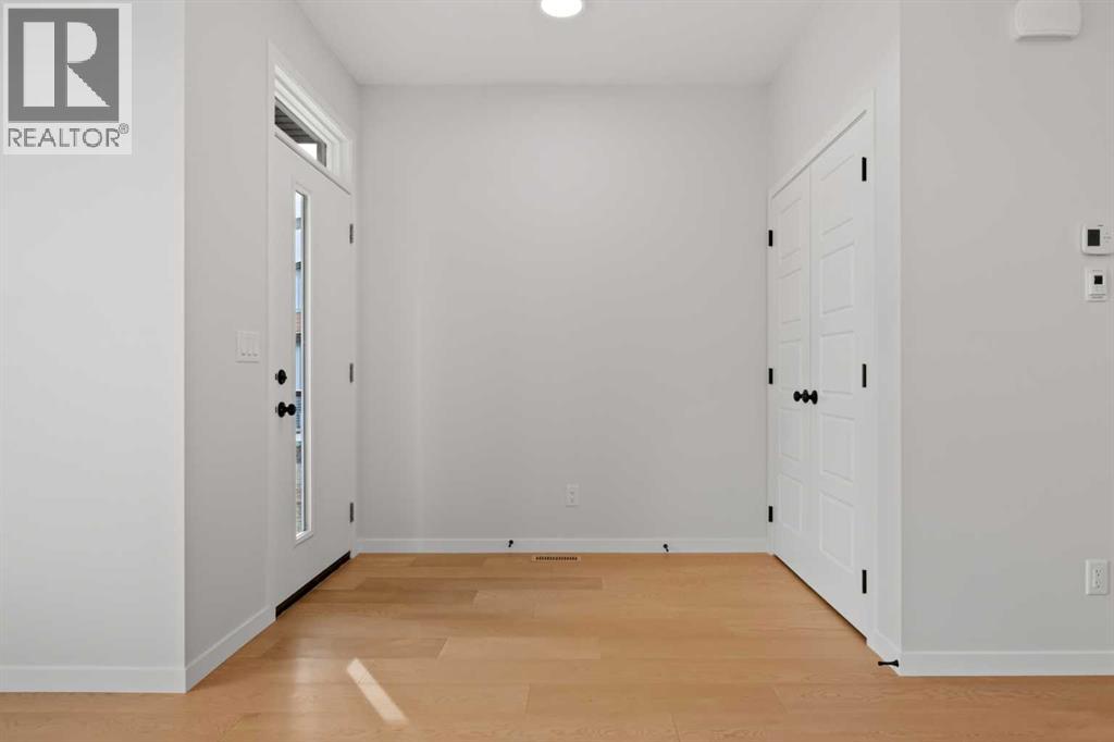 Single Family House for Sale in  Wolf Hollow Rise SE Wolf Willow Calgary 