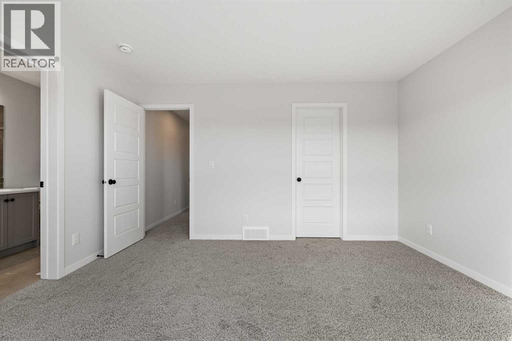 Single Family House for Sale in  Wolf Hollow Rise SE Wolf Willow Calgary 