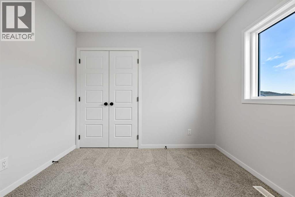 Single Family House for Sale in  Wolf Hollow Rise SE Wolf Willow Calgary 