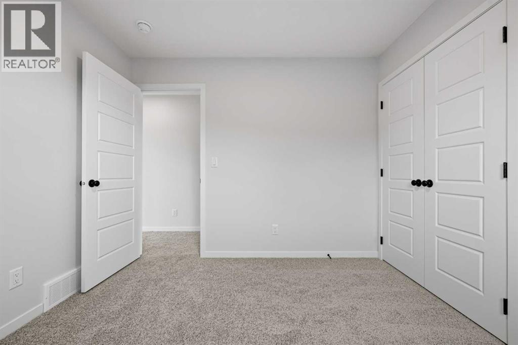 Single Family House for Sale in  Wolf Hollow Rise SE Wolf Willow Calgary 