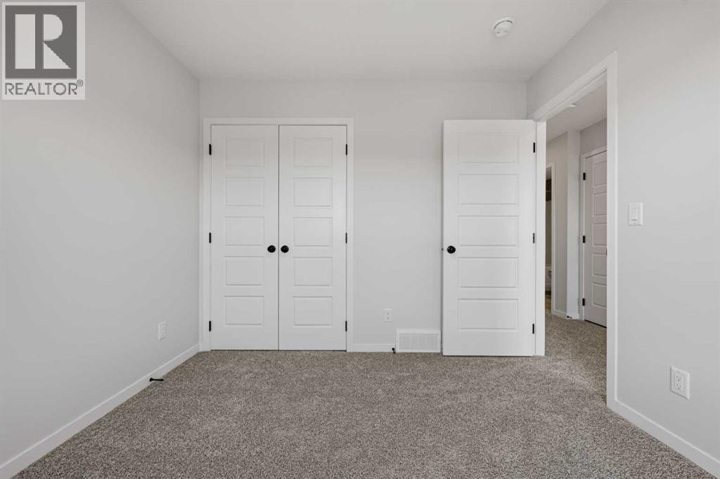 Single Family House for Sale in  Wolf Hollow Rise SE Wolf Willow Calgary 