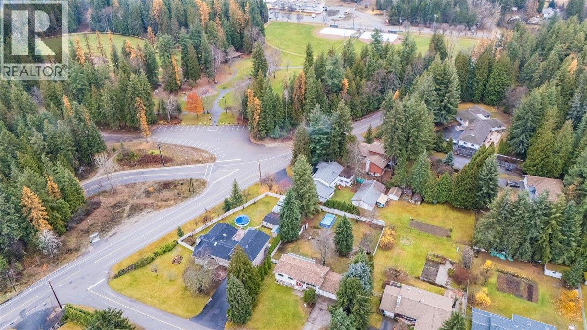 1408 Meadowbrook Drive, Castlegar