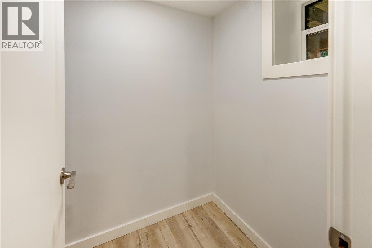 1408 Meadowbrook Drive, Castlegar