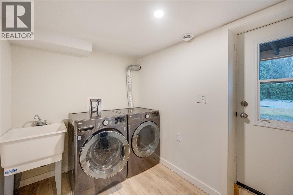 1408 Meadowbrook Drive, Castlegar